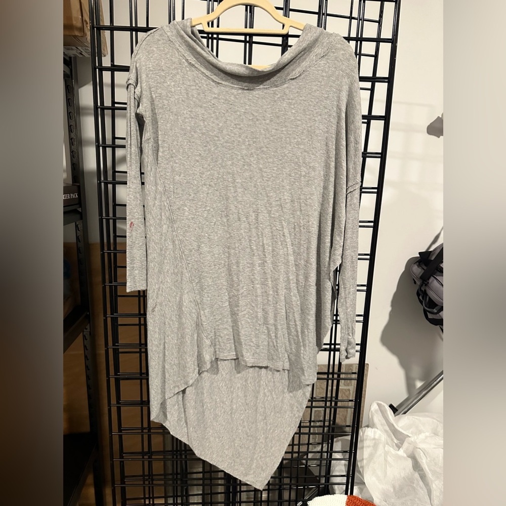 Women’s “we the free” long sleeve- grey- Xs